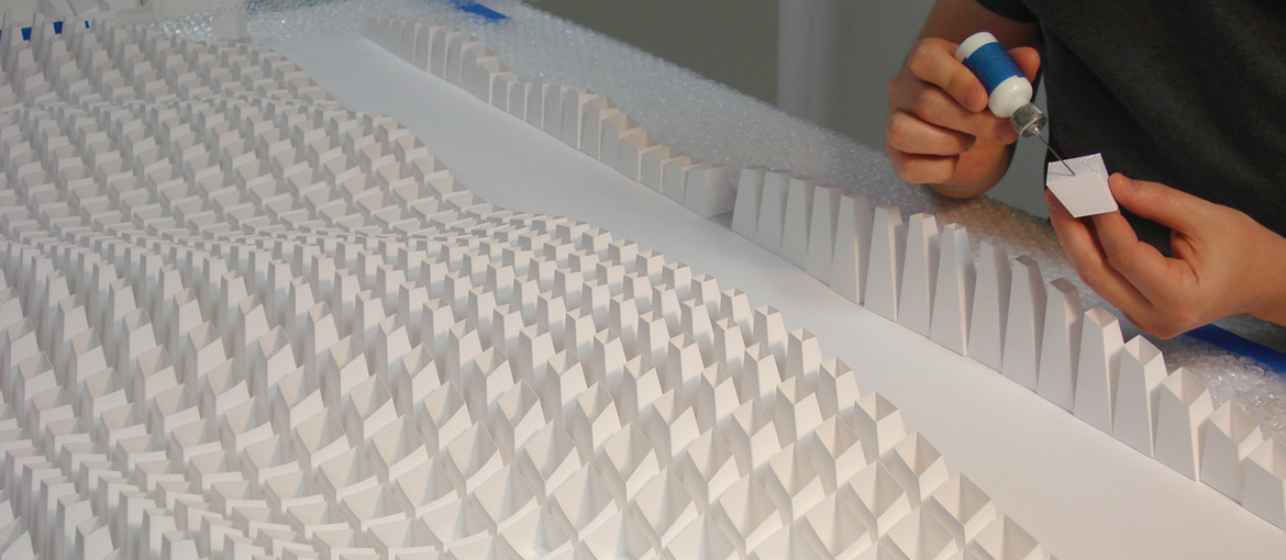 El ingeniero del papel y su geometría poética